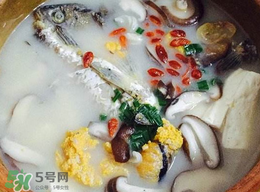鯽魚(yú)湯可以放香菇嗎？香菇鯽魚(yú)湯的做法