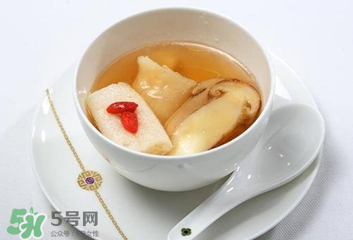 魚(yú)膠和什么一起燉最好？
