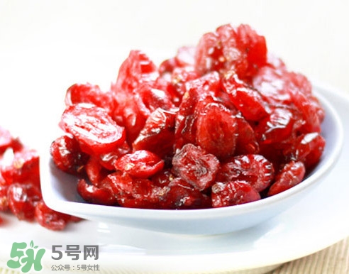 蔓越莓什么人不能吃？蔓越莓干和藍(lán)梅干孕婦吃哪個(gè)好