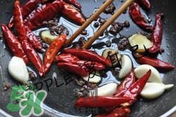 香辣蟹怎么做最好吃？香辣蟹怎么處理螃蟹？