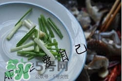 香辣蟹怎么做最好吃？香辣蟹怎么處理螃蟹？