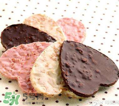 生孩子時吃什么易助產(chǎn)？生孩子時吃巧克力