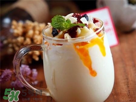 生孩子時吃什么易助產(chǎn)？生孩子時吃巧克力