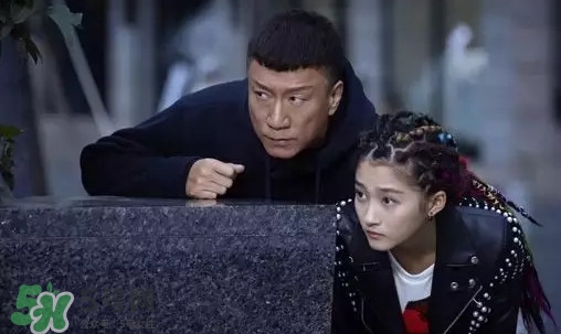 臟辮發(fā)型怎么拆？臟辮是真頭發(fā)還是假頭發(fā)弄的