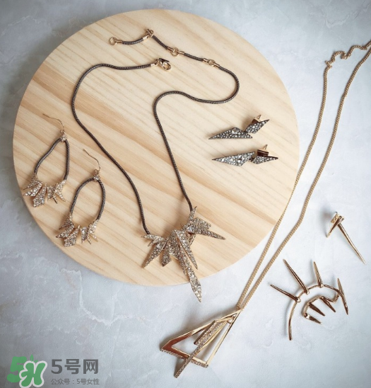 alexis bittar什么價(jià)位？alexis bittar價(jià)格一般是多少？