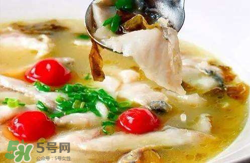 酸菜魚可以放什么配菜？酸菜魚放什么菜好吃？