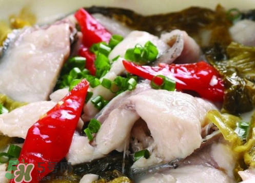 酸菜魚可以放什么配菜？酸菜魚放什么菜好吃？
