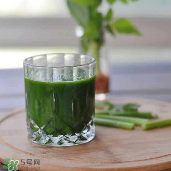 芹菜汁最適合什么人喝？芹菜汁哪些人不能喝？