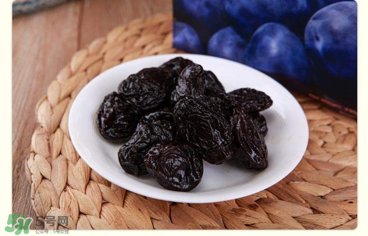 西梅核仁有毒嗎？西梅核咽下去了怎么辦？