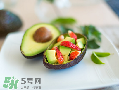牛油果生的能吃嗎？牛油果怎么催熟快？