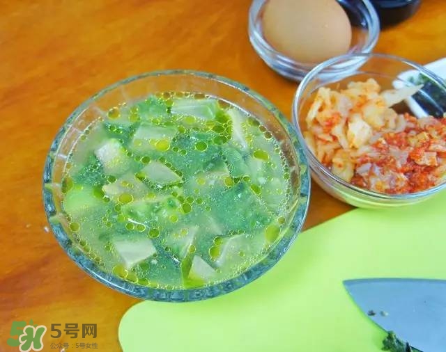 牛油果沙拉怎么做？牛油果沙拉用什么醬？