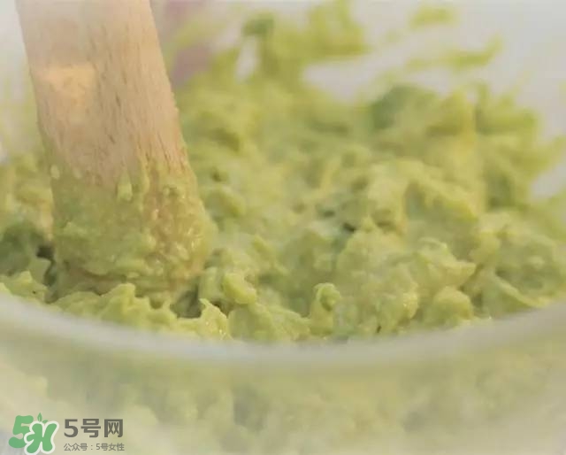 牛油果沙拉怎么做？牛油果沙拉用什么醬？