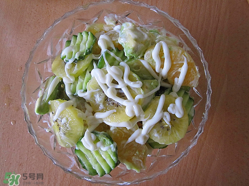 牛油果沙拉怎么做？牛油果沙拉用什么醬？