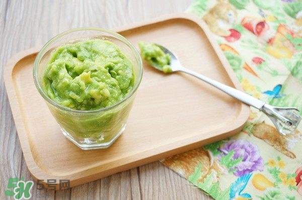 牛油果切開黑了能吃嗎？牛油果為什么會有黑點？