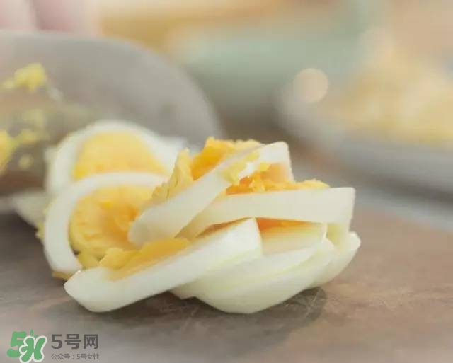 牛油果沙拉怎么做？牛油果沙拉用什么醬？