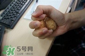 核桃怎么挑選好壞？怎么辨別核桃的好壞？