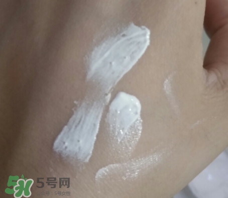 阿芙素顏霜要卸妝嗎？
