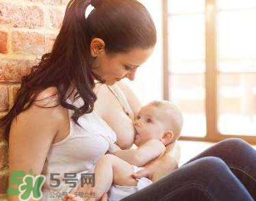 寶寶突然不吃母乳了怎么回事？寶寶不吃母乳是為什么？