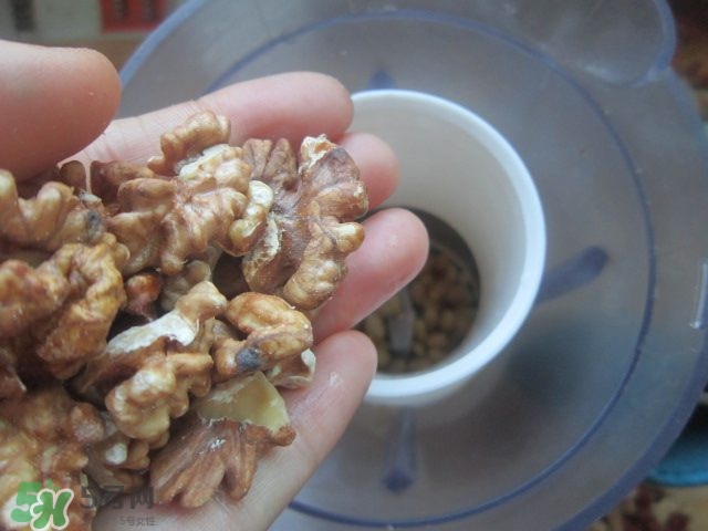 核桃可以和黃豆一起打豆?jié){嗎？核桃和什么一起打豆?jié){好？
