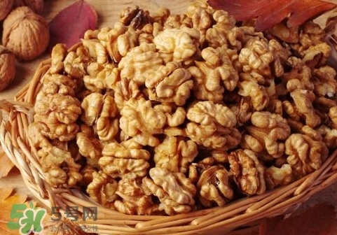 核桃磨成粉還有營養(yǎng)嗎？核桃粉和核桃哪個更好？