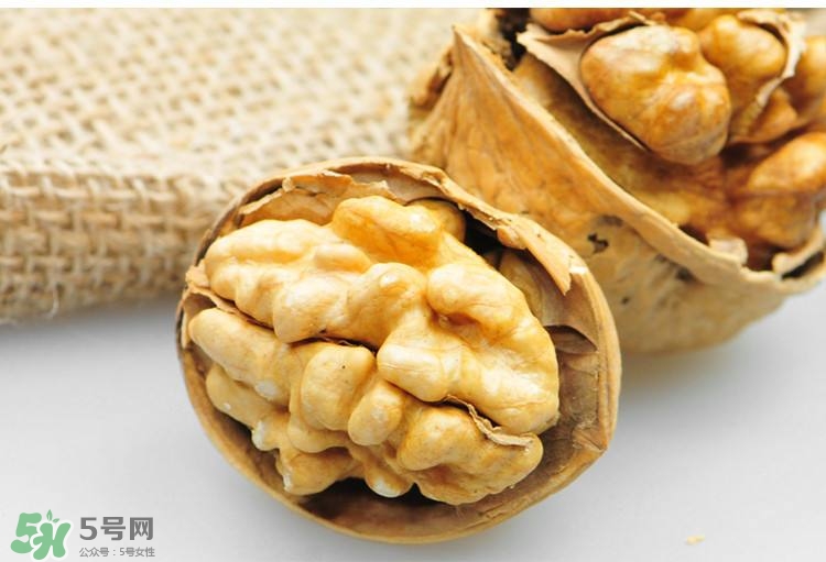 核桃可以空腹吃嗎？核桃飯前吃好還是飯后吃好？