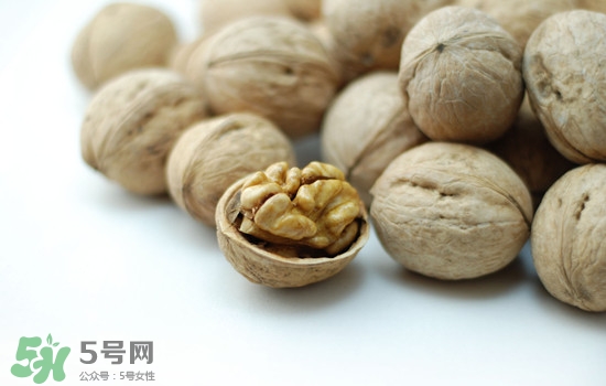 長期吃核桃有副作用嗎？核桃的副作用很大嗎？
