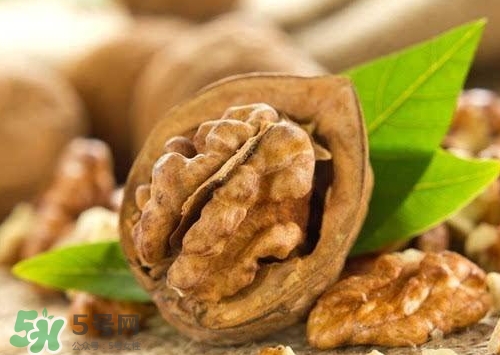 核桃與什么食物相克？核桃和什么一起吃有營(yíng)養(yǎng)？