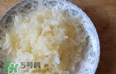 雪蛤能和銀耳一起燉嗎？雪蛤銀耳羹怎么做？