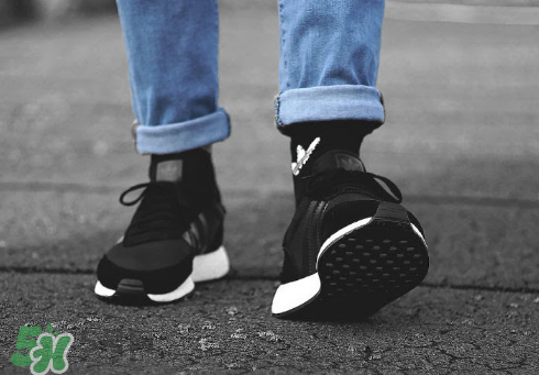adidas iniki runner boost酷黑配色上腳效果怎么樣？