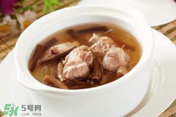 湯里的鈣鐵含量高不高？湯的蛋白質(zhì)多嗎？