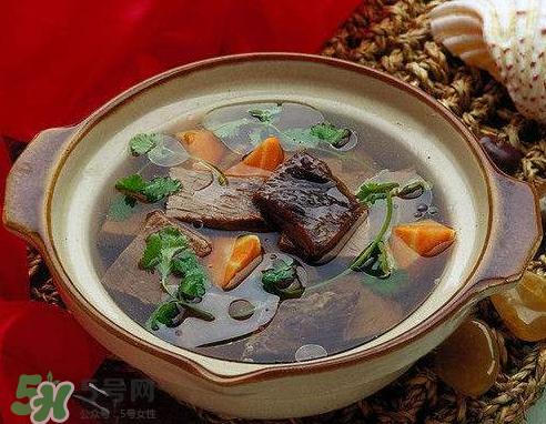 營(yíng)養(yǎng)在湯里還是肉里？煲湯小訣竅