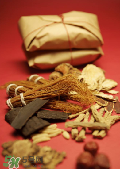 清熱降火的中藥有哪些？清熱降火的中藥大全