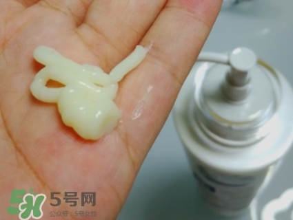 護(hù)發(fā)素能軟化頭發(fā)嗎？護(hù)發(fā)素能讓頭發(fā)變軟嗎？