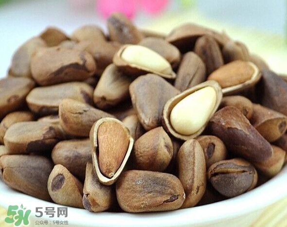 松籽什么季節(jié)采摘？吃松籽有什么好處？