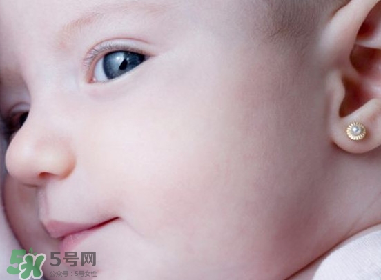 打耳洞幾天可以換耳釘？打耳洞后的注意事項(xiàng)