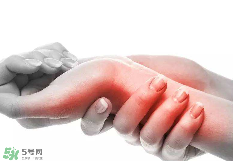 風濕是痛風嗎？風濕跟痛風有什么區(qū)別？