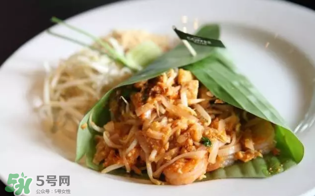 花生發(fā)芽后營養(yǎng)如何？花生殼煮水喝有什么用？