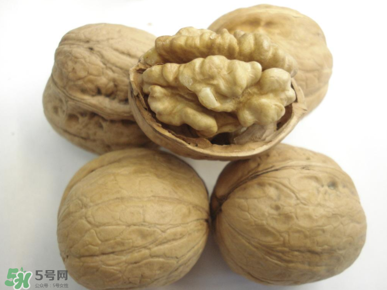 核桃上的陰皮是什么？核桃對血管的作用