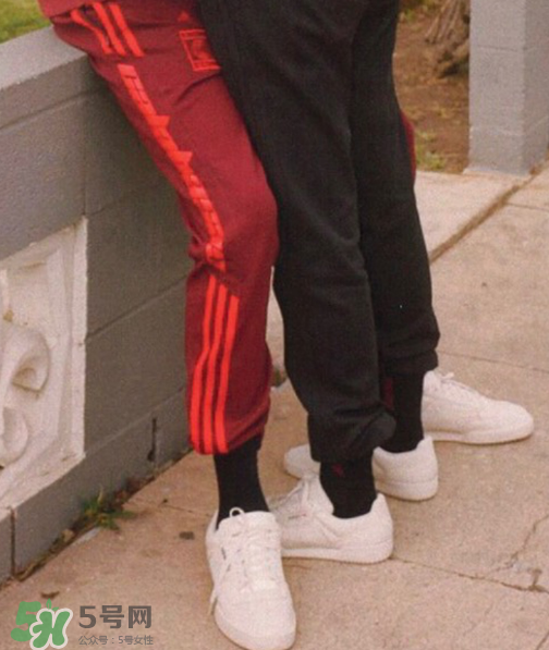 yeezy calabasas運(yùn)動(dòng)褲在哪買(mǎi)？yeezy calabasas褲子發(fā)售時(shí)間
