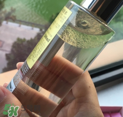 香邂格蕾古法凝光醋萃爽膚水怎么用？