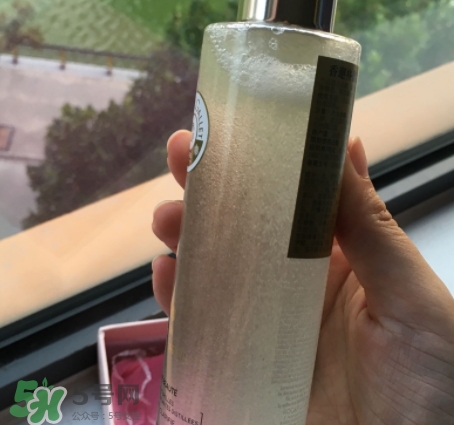 香邂格蕾古法凝光醋萃爽膚水怎么用？
