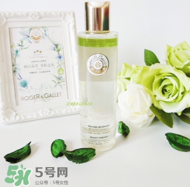 香邂格蕾古法凝光醋萃爽膚水怎么用？