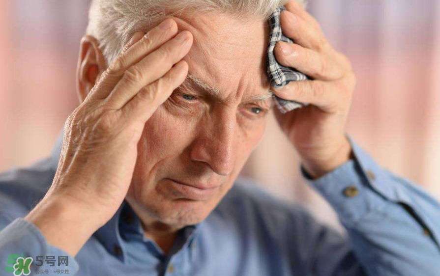 長(zhǎng)期咳嗽是怎么回事？治療咳嗽的保健藥膳有哪些？
