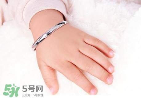 中秋節(jié)送什么禮給親戚？中秋節(jié)除了送月餅還能送什么？