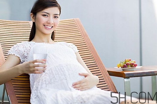 羊水指數(shù)正常范圍是多少？羊水過少的診斷標(biāo)準(zhǔn) 