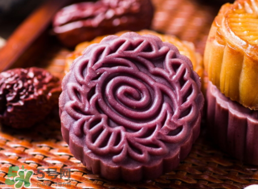中秋節(jié)送月餅送幾盒？ 中秋送月餅一般送幾盒？