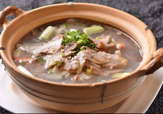 牛骨頭湯要放哪些食材？牛骨頭湯要煮多長時間