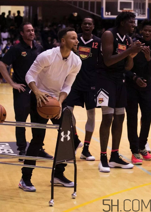 under armour curry 4庫里戰(zhàn)靴中國別注版實(shí)物什么樣？