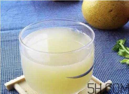 雪梨能和牛奶一起吃嗎？雪梨可以和牛奶榨汁嗎？