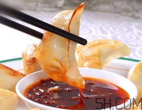 煎餃怎么煎才酥脆好吃？煎餃怎么做好吃？